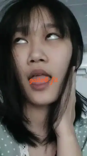 em gái dâm