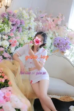 THẦN DÂM NGỌC HOA CHIẾC LƯỠI VÀNG LAO CỘT
