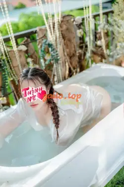 - Thanh Xuân - Mũm mĩn Cuồng Dâm.