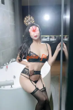 HUYỀN ANH - EM GÁI MIỀN TÂY DỄ THƯƠNG & RẤT CHIỀU CHUỘNG
