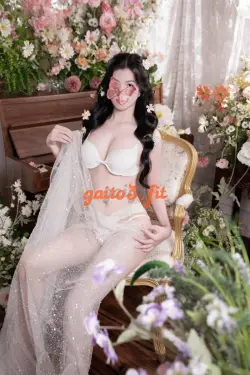 *BÉ THẢO VY DÁNG NGƯỜI NHỎ NHẮN-XINH XẮN-ĐÁNG YÊU
